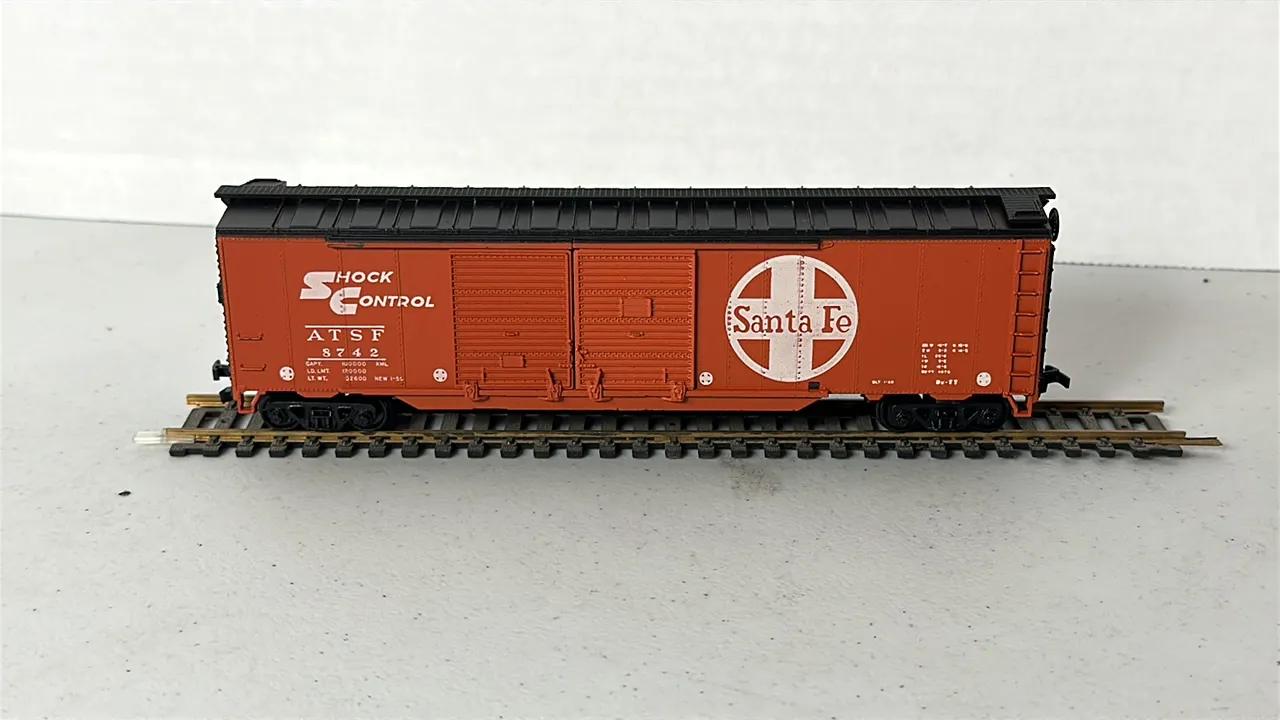 HO Scale Santa Fe Boxcar