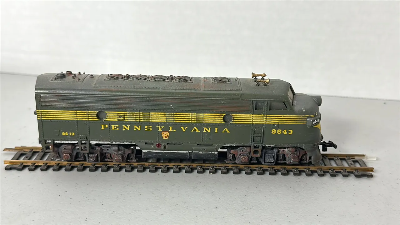 Used HO Scale Pennsylvania #9643 Train Engine