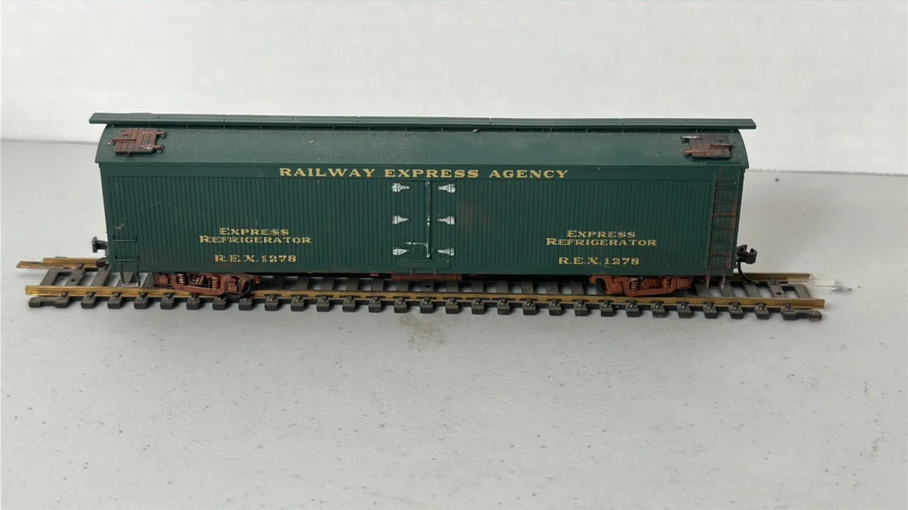 HO Scale Railway Express Agency Rail Car