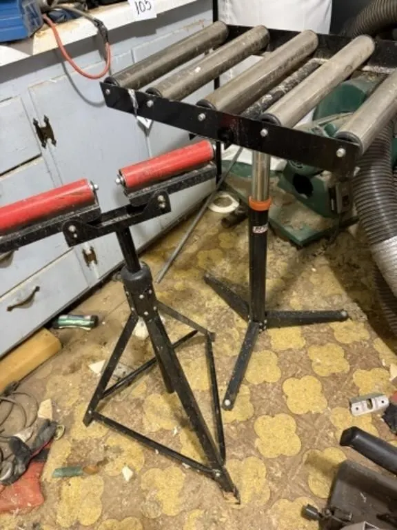 2 Adjustable Roller Stands