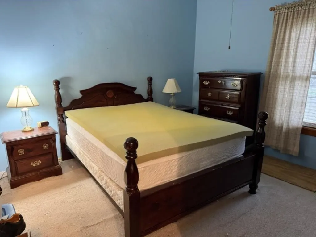 5-Piece Bedroom Set, 2 Lamps