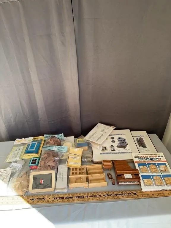 Dollhouse Miniatures & Architectural Kits Lot