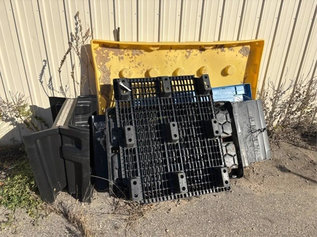 Plastic Pallets & Covers