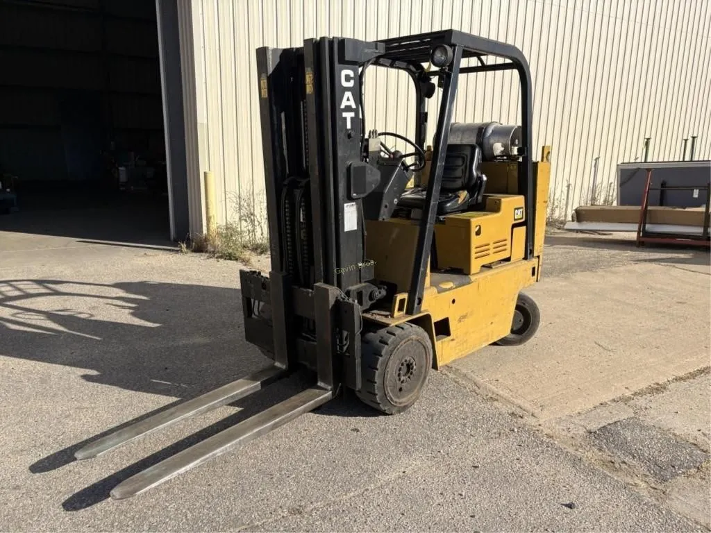 Caterpillar T70D 7,000lb Forklift