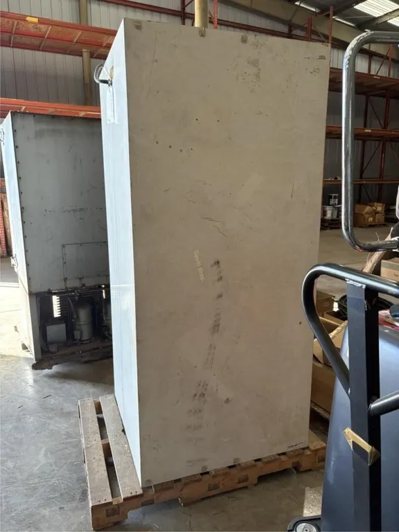 Pure Air Corp Vertical 3000 Series Laminar Flow