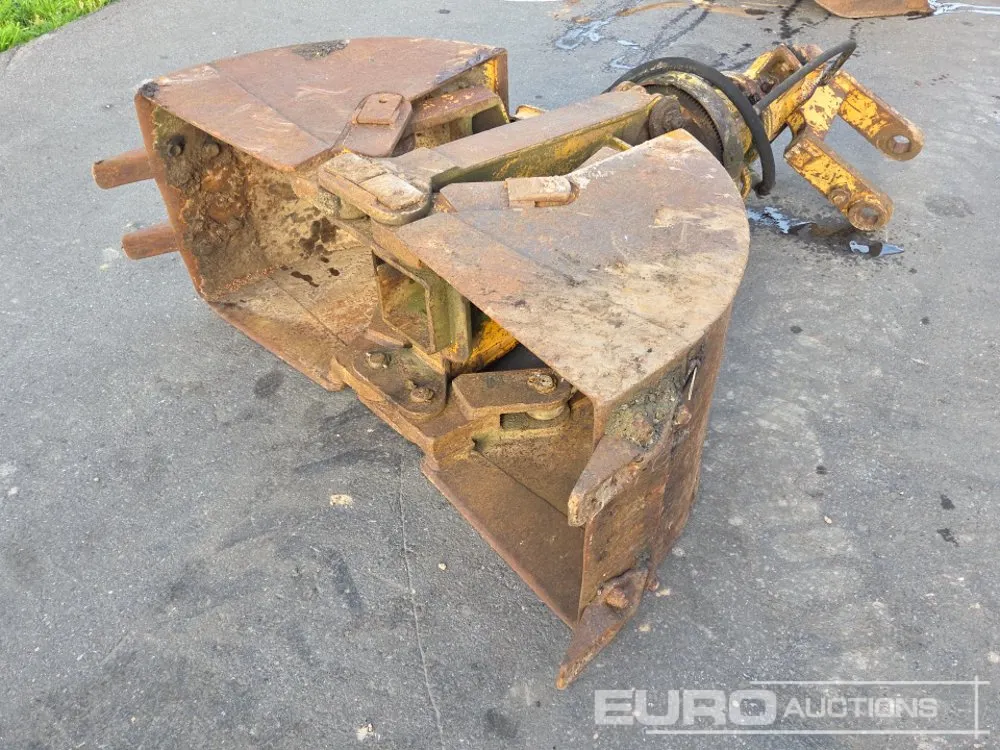 KORTE 23" Hydraulic Rotating Clamshell Bucket