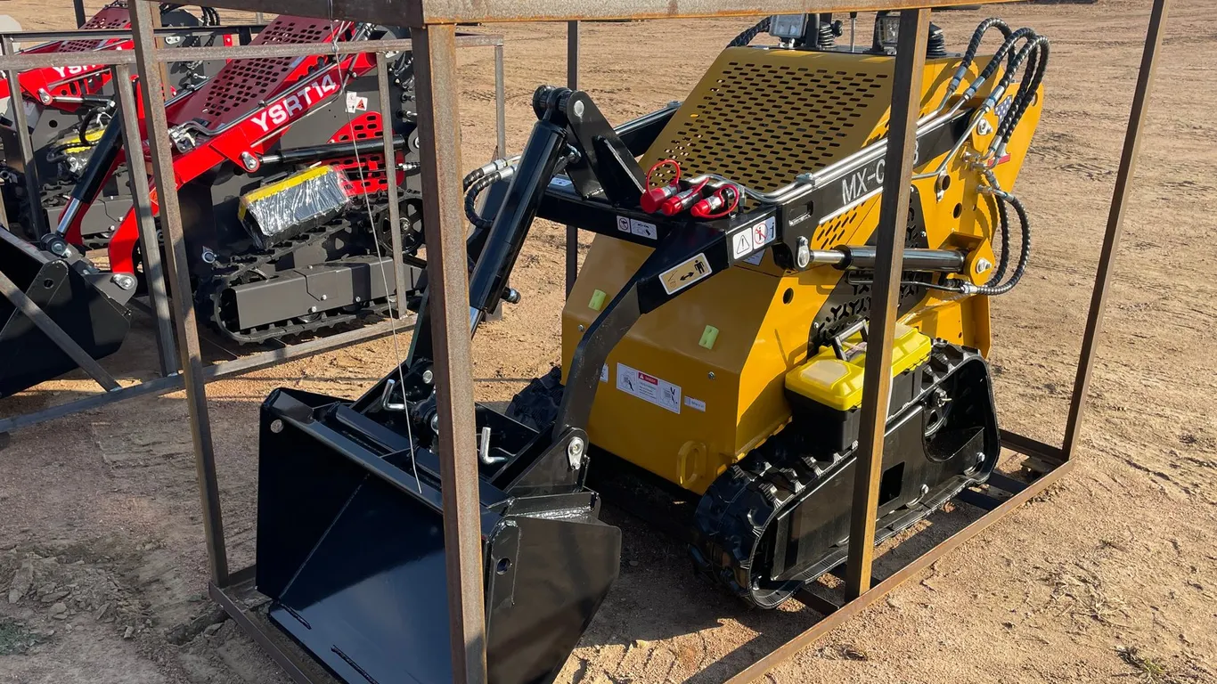 AGT MX-CRT23 Compact Track Loader