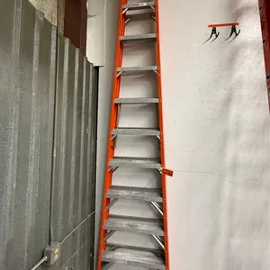 Keller 10' Fiberglass Ladder