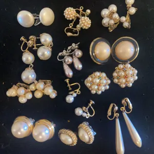 Faux pearl earrings – 12 pairs
