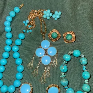 Turquoise colored jewelry – vintage