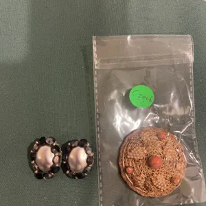 Vintage earrings – RICHILIEU and a Czech? PIN.