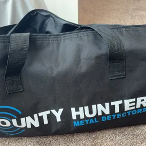Bounty Hunter Tracker IV metal detector with bag