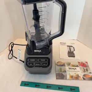 Ninja Professional 72 oz. Countertop Blender (Model BL610) with accessories