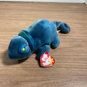 Ty Beanie Baby Rainbow Chameleon Plush with Tags 1997