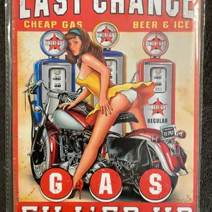 Vintage-style Last Chance Gas / Fill'er Up Metal Tin Sign