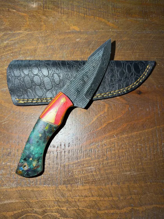Damascus Steel Knife and Leather Sheath