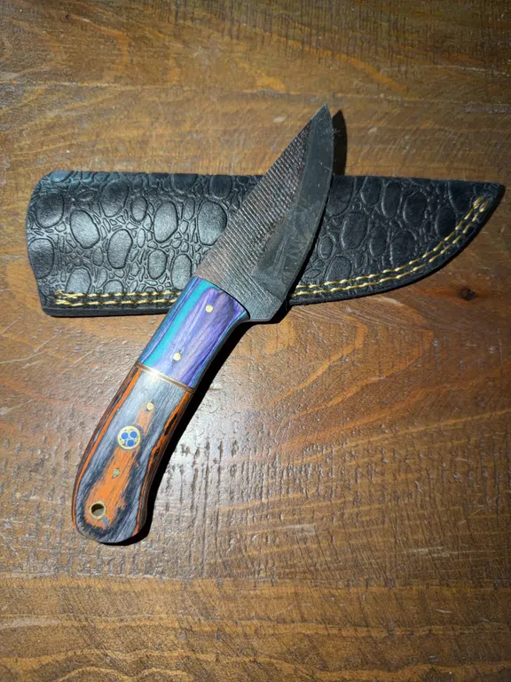 Damascus Steel Knife and Leather Sheath