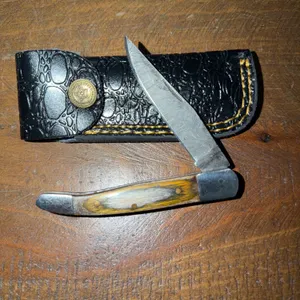 Damascus Steel Knife and Leather Sheath
