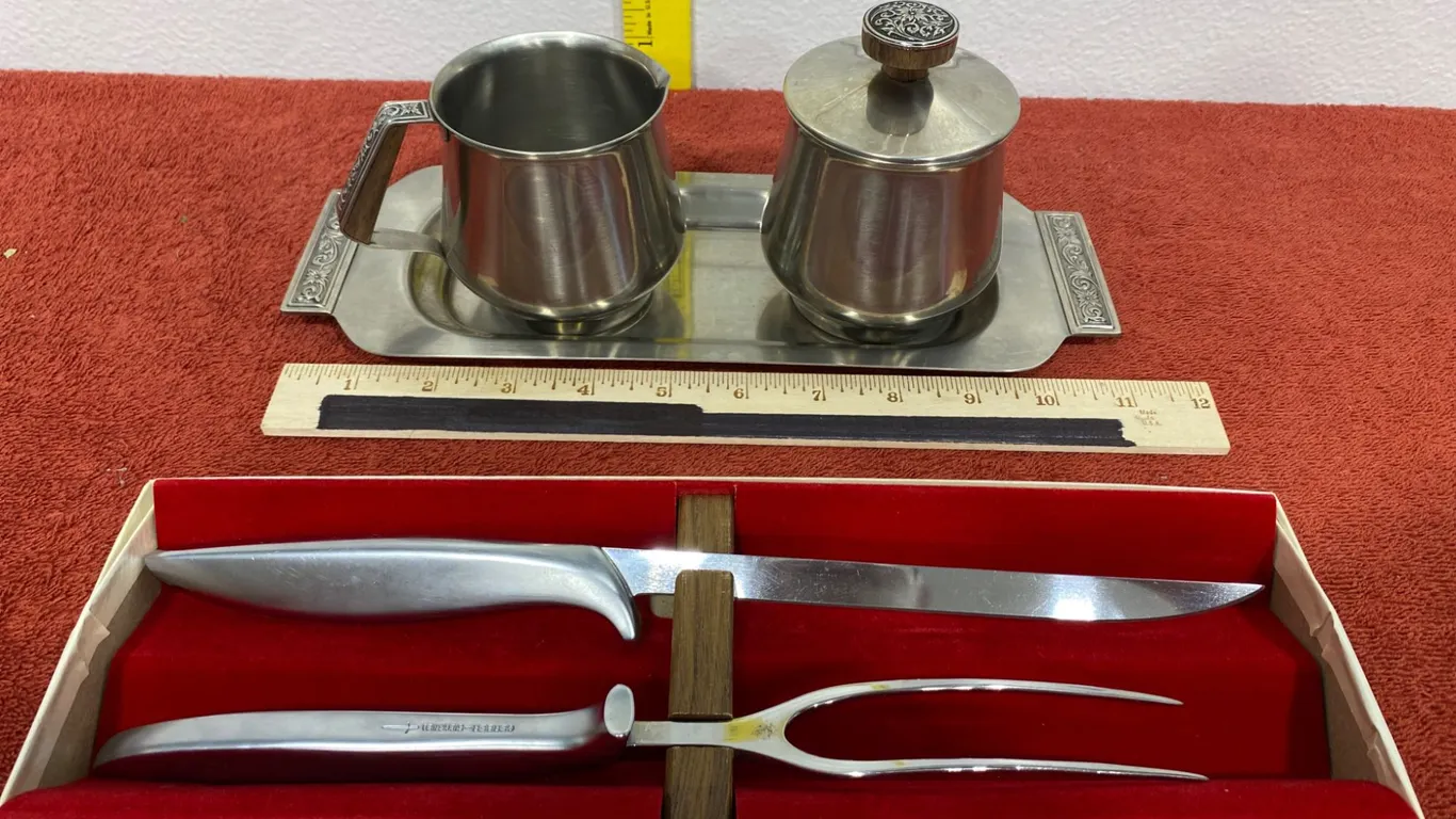 Gerber Queen’s Arms Carving Set with International Decorator Stainless Tray and Brass Bowl