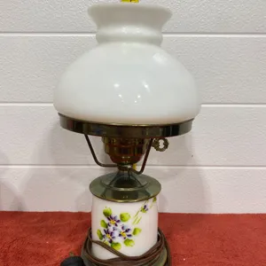 Electric Table Lamp With Floral Motif and Glass Shade