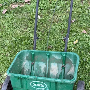 Scotts AccuGreen 2000 Drop Spreader