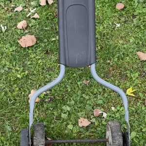 Fiskars StaySharp Max manual push reel lawn mower
