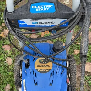 Suburu 3100-PSI 2.4-GPM Gas Pressure Washer with electric start.