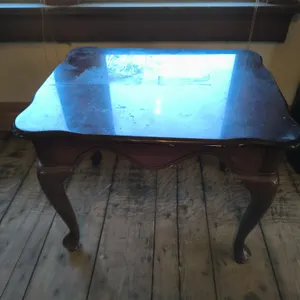 Dark-Wood Mahogany Accent Or End Table