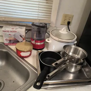 Kitchen Appliance & Cookware Lot: Food Processor, Slow Cooker, Hand Mixer, Pots & Pans
