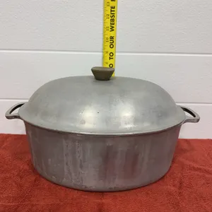 Vintage Household Institute Heavy Cast Aluminum Oval Roaster Dutch Oven with Lid & Trivet