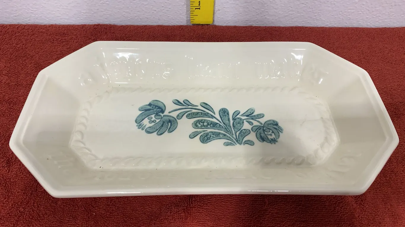 Vintage Pfaltzgraff Village #528 "A Joyous Heart" Stoneware Bread Tray Platter