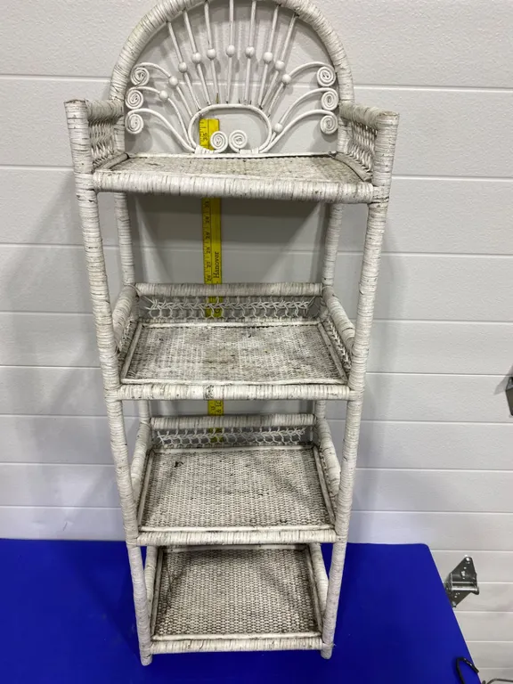 White Wicker 4-Tier Shelf Unit with Decorative Backrest