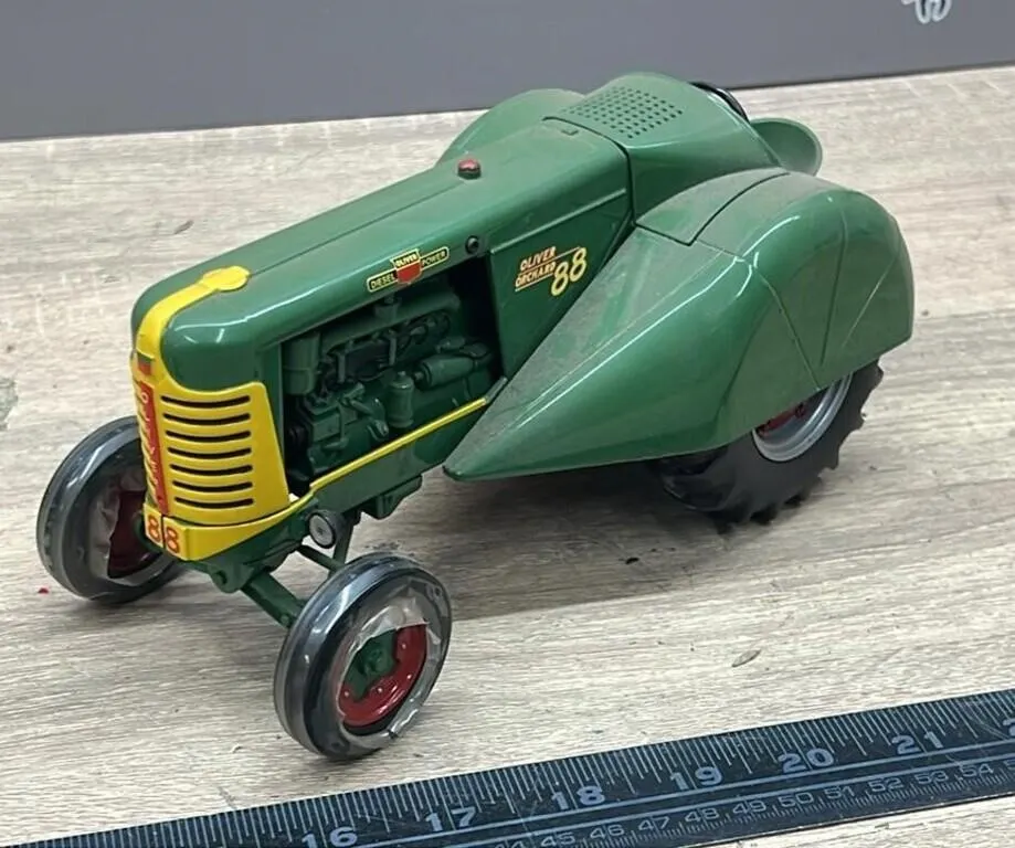ERTL 1:16 Oliver Model 88 Orchard Tractor.