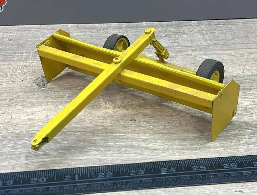 1:16 Custom Built Land Leveller