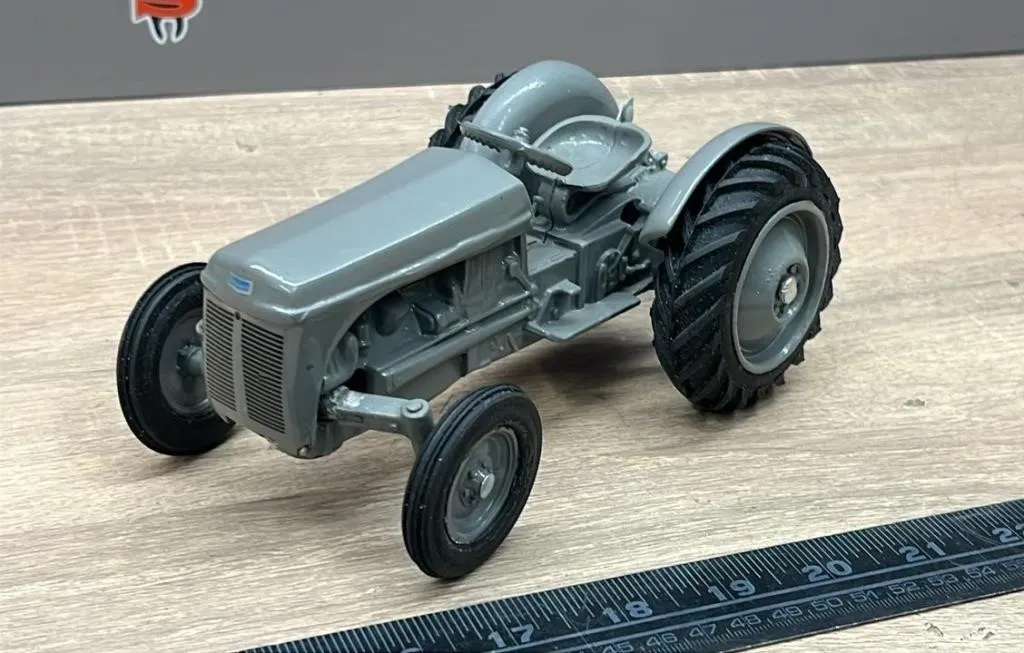 1:16 Ferguson Tractor. Very Heavy.