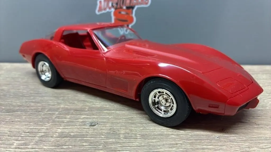1:25 1978 Corvette, Plastic.