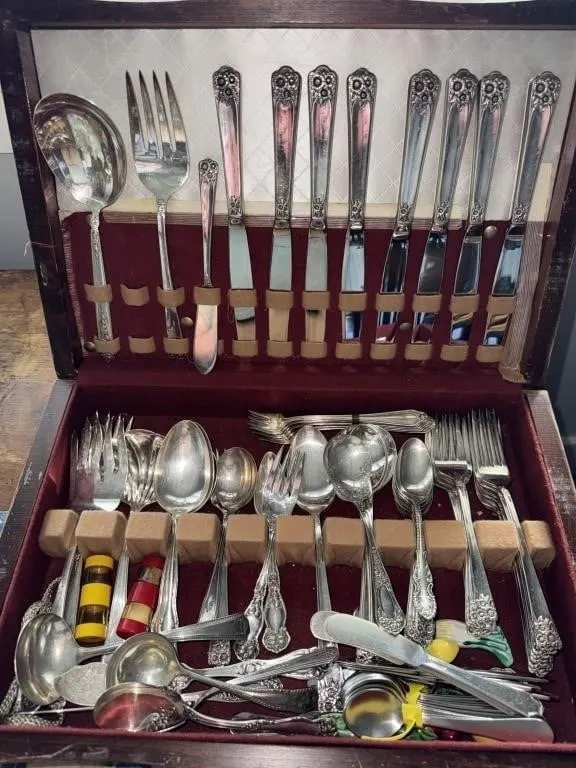 Silver Plated Flatware Set
