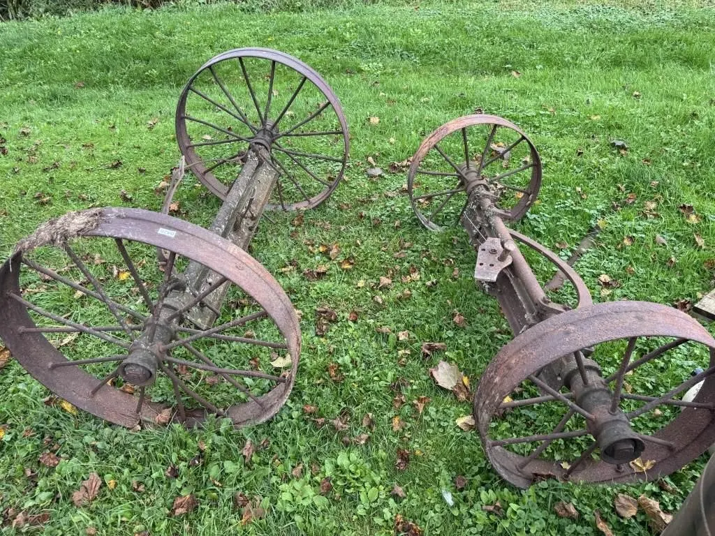 Axles with Wheels