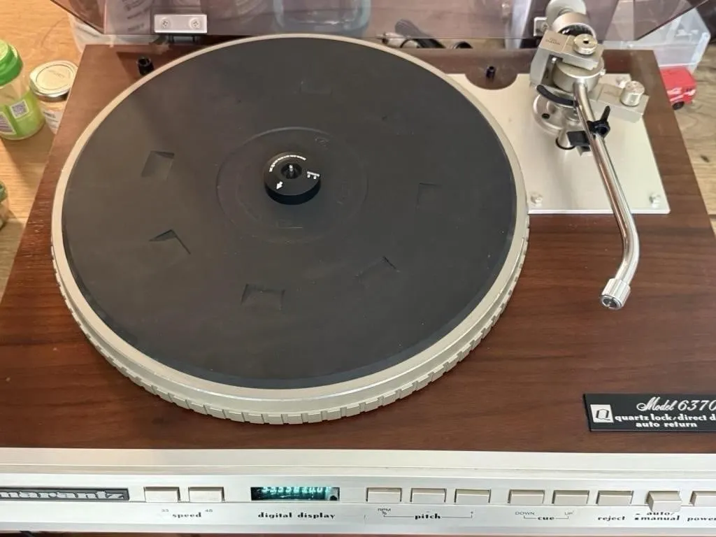 Marantz 6370Q Turntable with Box