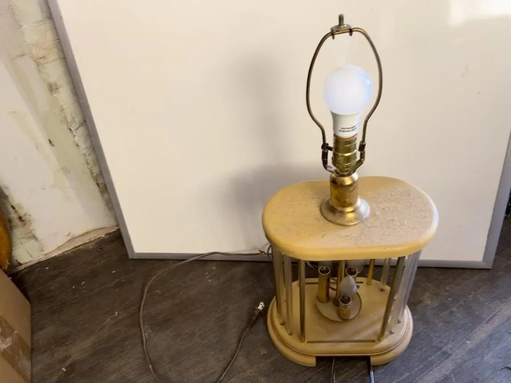 Vintage Cage-Style Table Lamp with Multi-Bulb Base