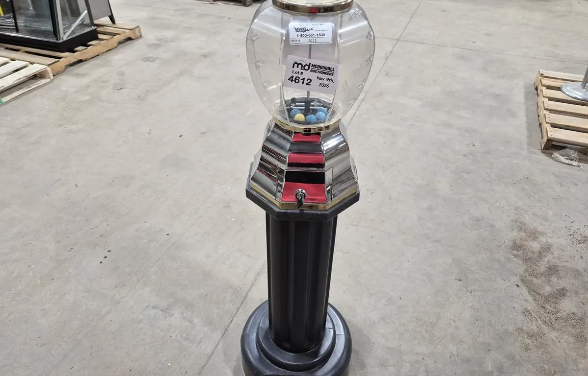 Candy Vending Machine w/ Key
UNRESERVED