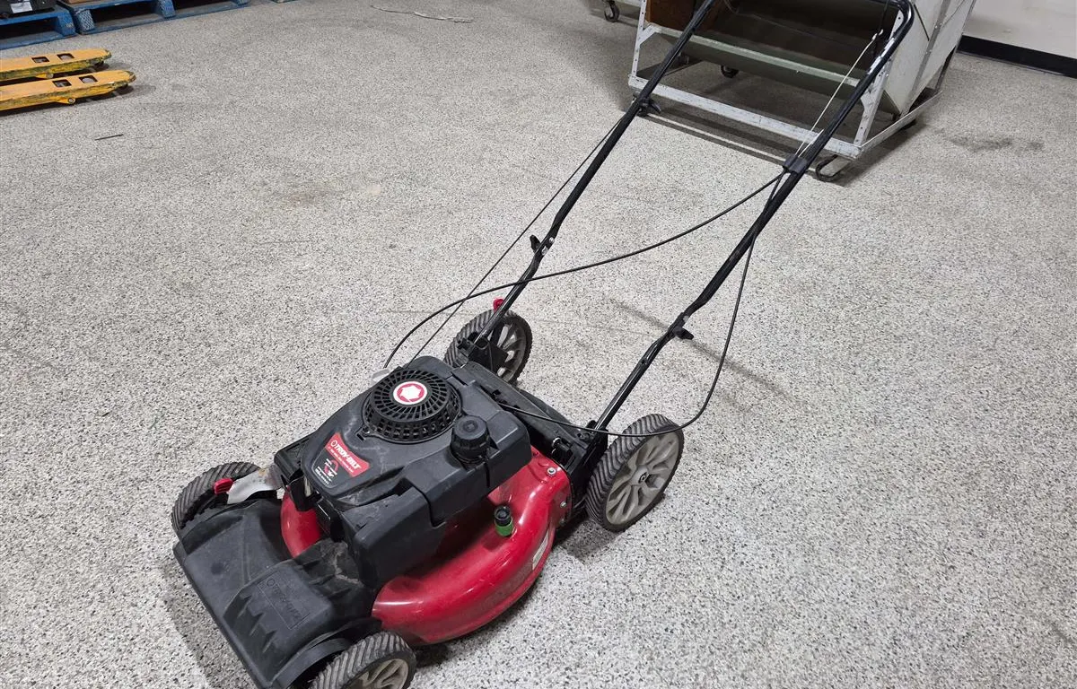 Troy-Bilt 21 in. Front-Wheel-Drive Lawn Mower
UNRESERVED