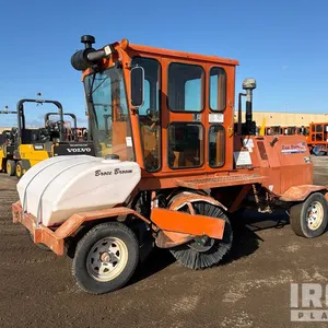 Broce RJT-350 Self-Propelled Broom