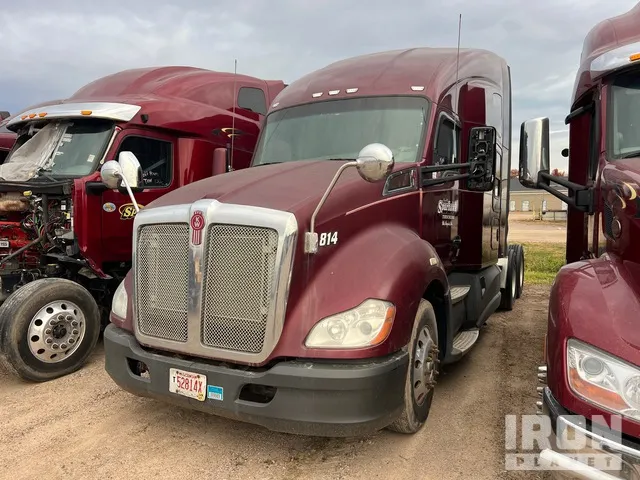 2013 Kenworth T680 6x4 T/A Sleeper Truck Tractor