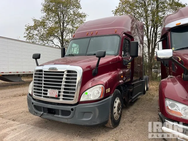2016 Freightliner Cascadia 125 6x4 T/A Sleeper Truck Tractor (Inoperable)