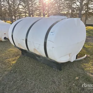 1000 gal Skid Mounted Poly Water Tank