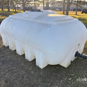 1000 gal Poly Water Low Profile Tank