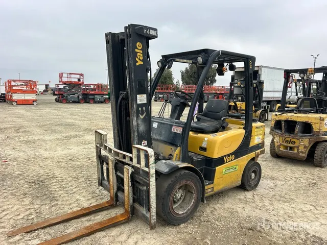 2016 Yale GP060VX 5650 lb Pneumatic Tire Forklift