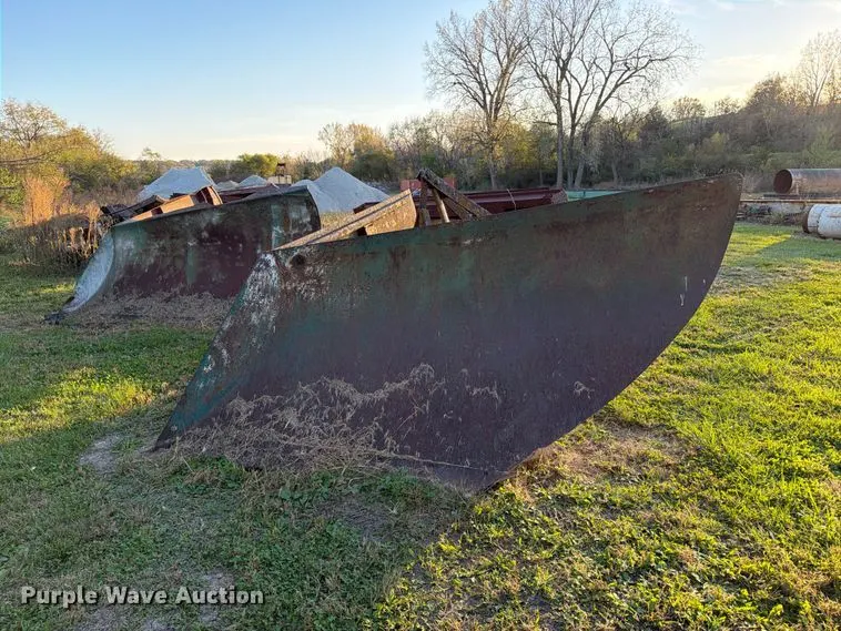V Plow