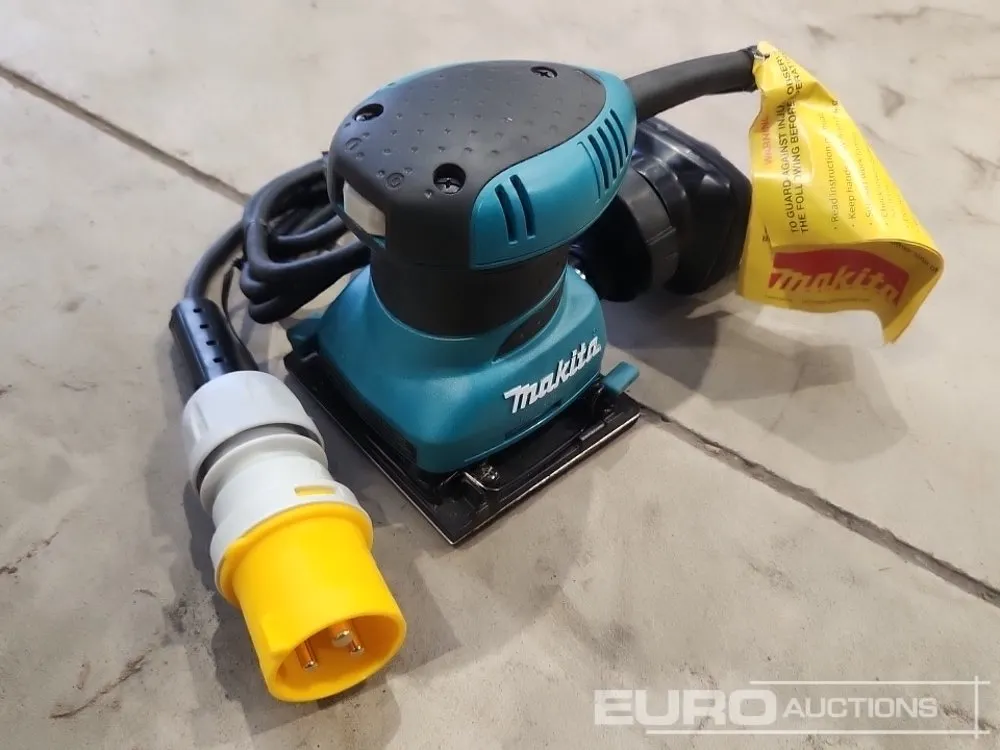 Unused Makita BO4556 110v Palm Sander